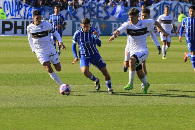 soi-keo-platense-vs-godoy-cruz-ngay-19-11